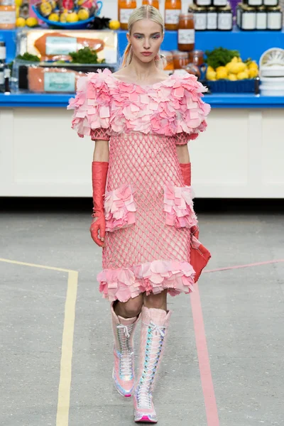 Look 77